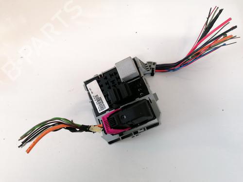 fuse-box-opel-meriva-a-mpv-x03-2003-2004-2005-2006-2007-2008-2009-2010-32881339 main image