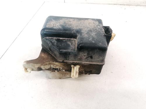 Used Fuse box Fuse box TOYOTA YARIS (_P1_) 1.3 (NCP10, SCP12_) (86 hp) 32884354 32884354