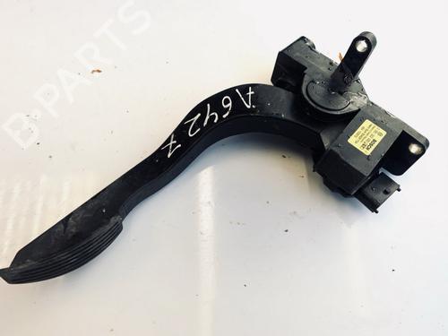 Used Pedal Pedal IVECO DAILY III Van 29 L 12 V (ALKA41A2, ALLA52A2, ALKA42A2) (116 hp) 35553884 35553884