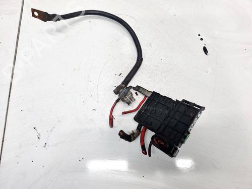 Used Fuse box Fuse box 32600240 32600240
