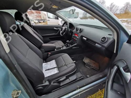 Fuse box AUDI A3 (8P1) 1.6 | BP32544727E1