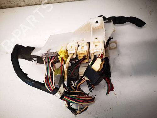 Used Fuse box Fuse box TOYOTA COROLLA Verso (ZER_, ZZE12_, R1_) 2.2 D-4D (AUR10_, AUR10R) (177 hp) 33712883 33712883