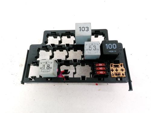 Used Fuse box Fuse box 32913237 32913237