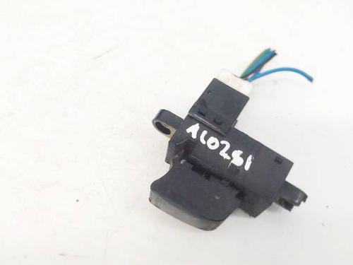 switch-nissan-tiida-hatchback-c11-2004-2005-2006-2007-2008-2009-2010-2011-2012-2013-2014-32587153 main image