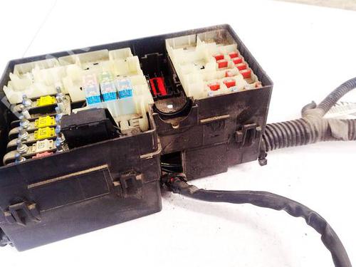 Used Fuse box Fuse box 39544753 39544753