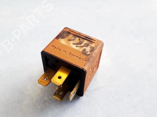Used Electronic sensor Electronic sensor OPEL VECTRA B (J96) 2.0 DI 16V (F19) (82 hp) 33528813 33528813