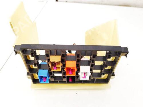 Used Fuse box Fuse box 32576848 32576848