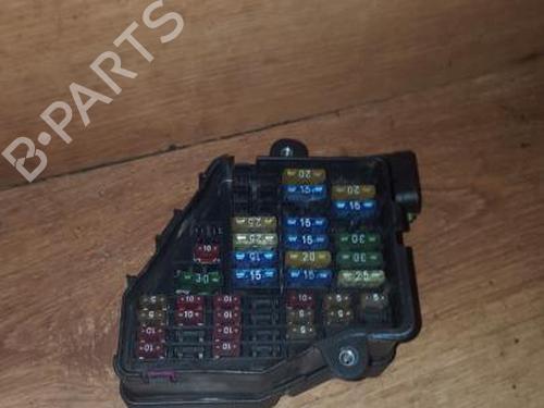 Used Fuse box Fuse box AUDI A4 B5 (8D2) 1.6 (100 hp) 33531483 33531483
