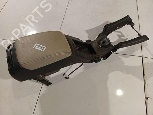 Used Armrest / Center console Armrest / Center console 36685584 36685584
