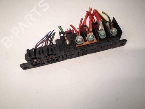Used Fuse box VW PASSAT B5.5 (3B3) 1.9 TDI (101 hp) 32971258