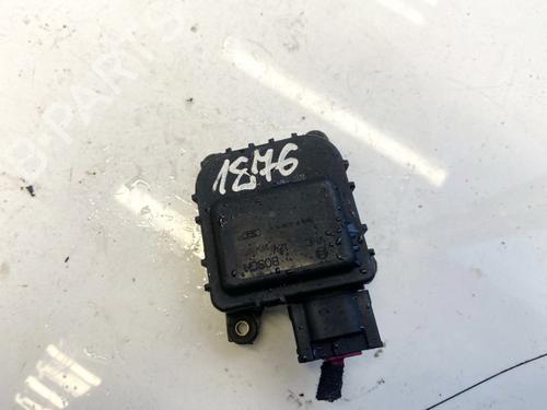 electronic-module-vw-passat-b5-variant-3b5-1997-1998-1999-2000-2001-32895140 main image
