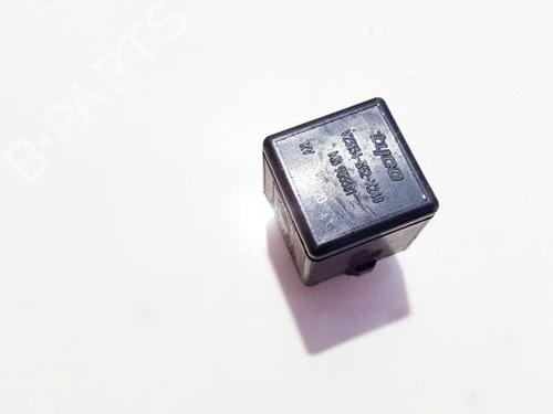 Used Electronic sensor Electronic sensor VOLVO V40 Estate (645) 2.0 (136 hp) 33521744 33521744