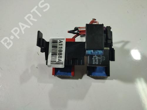 Used Fuse box AUDI A6 C5 (4B2, 4B4) 2.5 TDI (163 hp) 32533867