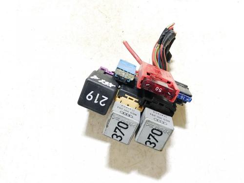 Used Fuse box Fuse box AUDI A4 B5 (8D2) 1.9 TDI (110 hp) 33099150 33099150