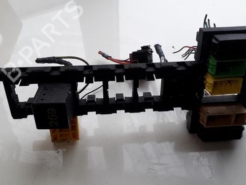 Used Fuse box Fuse box AUDI 80 B3 Saloon (893, 894, 8A2) 1.8 S (90 hp) 33511258 33511258