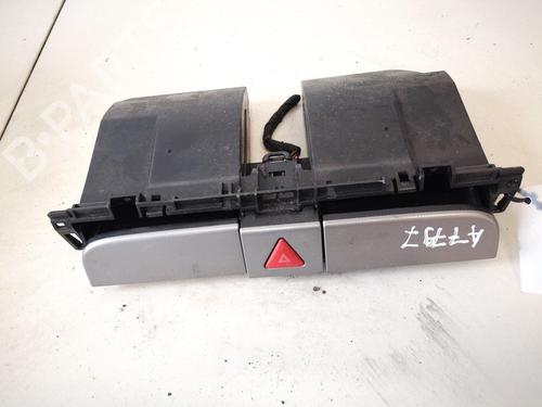 Used Cup/Object holder Cup/Object holder VW PASSAT B6 (3C2) 2.0 TDI (140 hp) 35434145 35434145