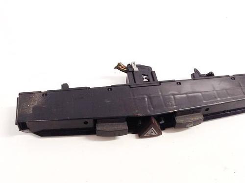 Used Warning switch Warning switch OPEL ASTRA H (A04) 1.6 (L48) (116 hp) 34777392 34777392