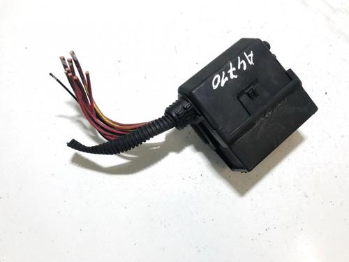 Used Fuse box Fuse box OPEL VECTRA B Estate (J96) 2.0 DTI 16V (F35) (101 hp) 33509819 33509819