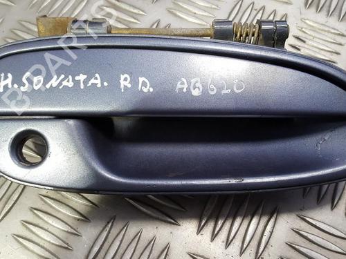 Used Front right exterior door handle Front right exterior door handle HYUNDAI SONATA III (Y-3) 2.0 i (95 hp) 35673266 35673266