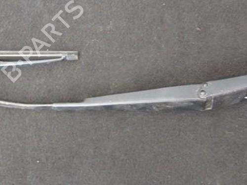 Used Front windshield wiper arm Front windshield wiper arm FIAT PUNTO (188_) 1.2 60 (188.030, .050, .130, .150, .230, .250) (60 hp) 33485792 33485792