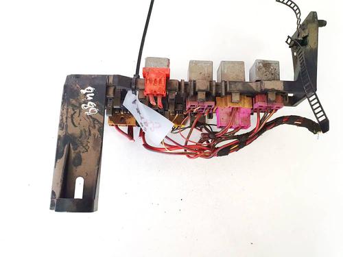 Used Fuse box Fuse box SKODA SUPERB I (3U4) 1.9 TDI (130 hp) 32920199 32920199