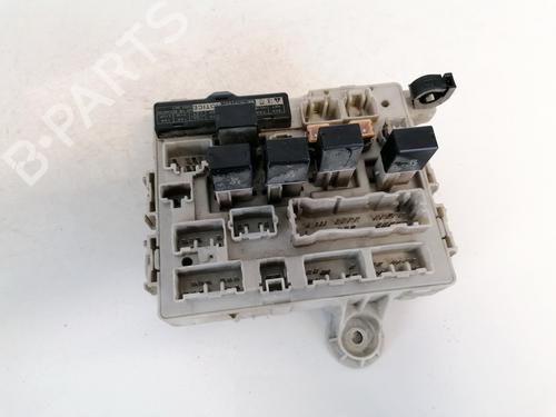 fuse-box-toyota-previa-ii-_r3_-2000-2001-2002-2003-2004-2005-2006-33084370 main image