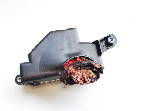 Fuse box VW PASSAT B7 (362) 2.0 TDI | BP37009256E1 - Image 3