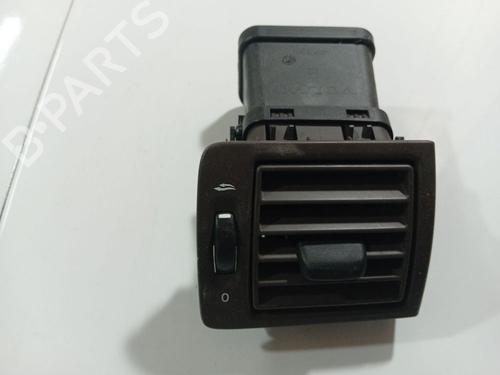 Used Air vent Air vent VOLVO S40 II (544) 2.0 D (136 hp) 32555256 32555256