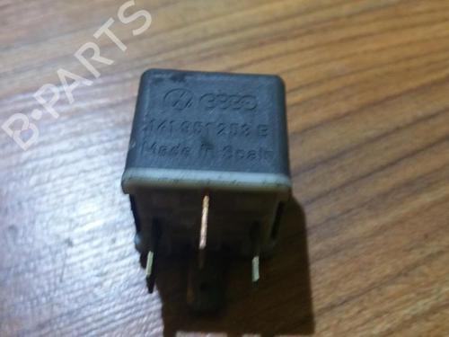 Used Electronic sensor Electronic sensor VW PASSAT B3/B4 Variant (3A5, 35I) 1.6 (72 hp) 33518872 33518872