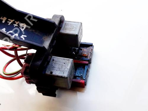 Used Fuse box Fuse box AUDI A6 C5 (4B2, 4B4) 2.5 TDI (180 hp) 33519696 33519696