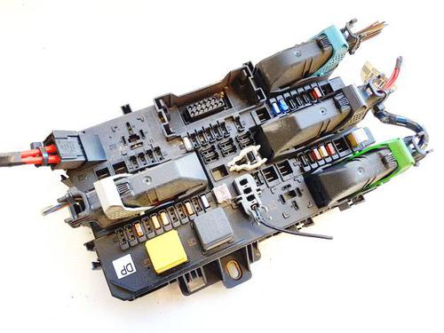 Used Fuse box Fuse box OPEL ASTRA H (A04) 1.7 CDTI (L48) (100 hp) 33097956 33097956