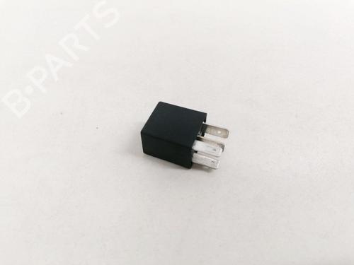 electronic-sensor-opel-zafira-a-mpv-t98-1999-2000-2001-2002-2003-2004-2005-2006-33084070 main image