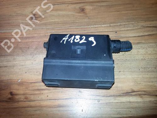 Used Fuse box Fuse box OPEL ZAFIRA A MPV (T98) 1.6 CNG (F75) (97 hp) 33501362 33501362