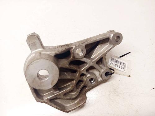 Used Engine mount Engine mount PEUGEOT 407 (6D_) 2.0 HDi 135 (6DRHRH, 6DRHRE, 6DRHRG, 6DRHRJ) (136 hp) 33488831 33488831