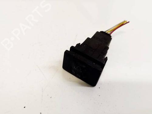 switch-toyota-yaris-_p9_-2005-2006-2007-2008-2009-2010-2011-2012-2013-2014-35133156 main image