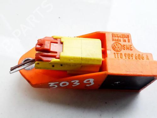 Used Electronic module Electronic module SKODA ROOMSTER (5J7) 1.4 TDI (80 hp) 33527774 33527774