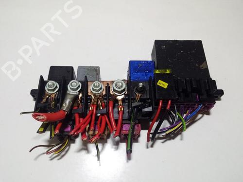 Used Fuse box Fuse box VW PASSAT B5.5 (3B3) 1.9 TDI (130 hp) 33502529 33502529