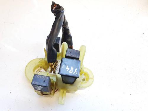 Used Fuse box Fuse box TOYOTA AVENSIS (_T22_) 2.0 D-4D (CDT220_, CDT220R) (110 hp) 32596516 32596516