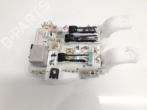 fuse-box-toyota-prius-liftback-_w2_-2003-2004-2005-2006-2007-2008-2009-2010-33106578 main image