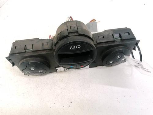 Used Climate control Climate control RENAULT MEGANE II (BM0/1_, CM0/1_) 1.5 dCi (BM02, BM13, BM2A, CM02, CM13) (101 hp) 35387910 35387910