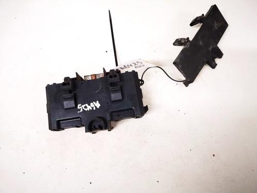 Used Fuse box Fuse box MERCEDES-BENZ C-CLASS (W203) C 270 CDI (203.016) (170 hp) 33082565 33082565