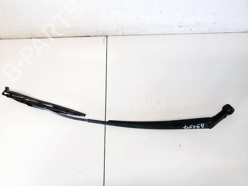Used Front windshield wiper arm Front windshield wiper arm TOYOTA YARIS (_P9_) 1.4 D-4D (NLP90_, NLP90R) (90 hp) 32952144 32952144