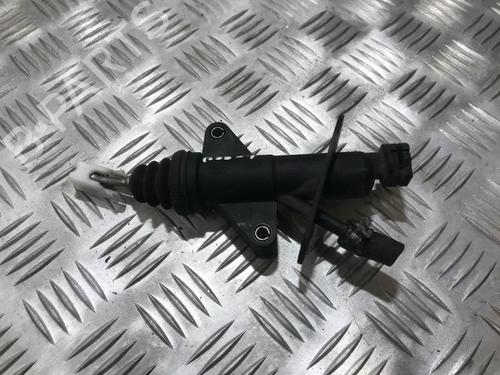 clutch-slave-cylinder-ford-mondeo-iii-b5y-2000-2001-2002-2003-2004-2005-2006-2007-35678483 main image