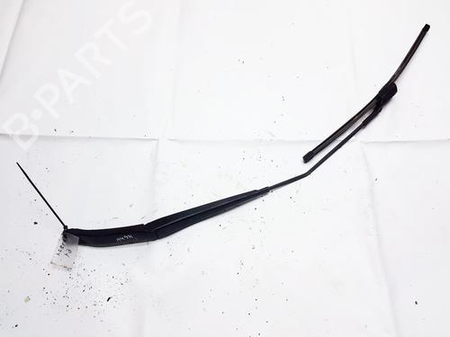 front-windshield-wiper-arm-alfa-romeo-giulietta-940_-2010-2011-2012-2013-2014-2015-2016-2017-2018-2019-2020-33108087 main image
