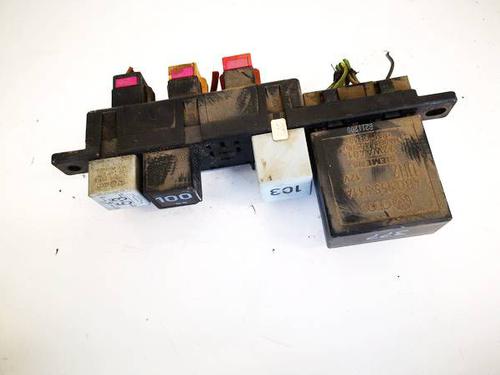Used Fuse box Fuse box VW BORA I (1J2) 1.9 TDI (115 hp) 32577530 32577530