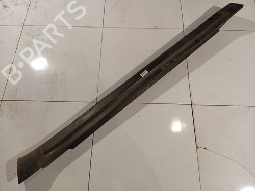 Used Right sideskirt Right sideskirt 37084066 37084066
