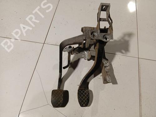 pedal-skoda-superb-i-3u4-2001-2002-2003-2004-2005-2006-2007-2008-34908807 main image