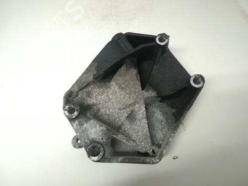 support-toyota-rav-4-iv-_a4_-2012-2013-2014-2015-2016-2017-2018-2019-33513492 main image