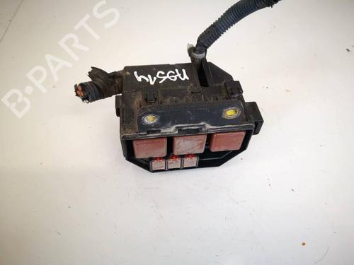 fuse-box-toyota-rav-4-ii-_a2_-2000-2001-2002-2003-2004-2005-32959474 main image
