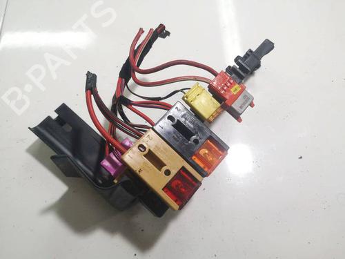 Fuse box VW PASSAT B5 Variant (3B5) 1.8 | BP32972272E1 - Image 3
